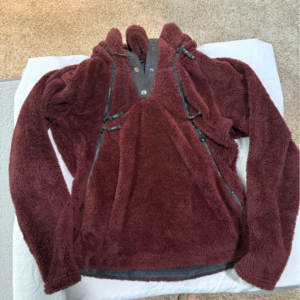 Kuhl Women's Flight Jacket in Burgundy medium
